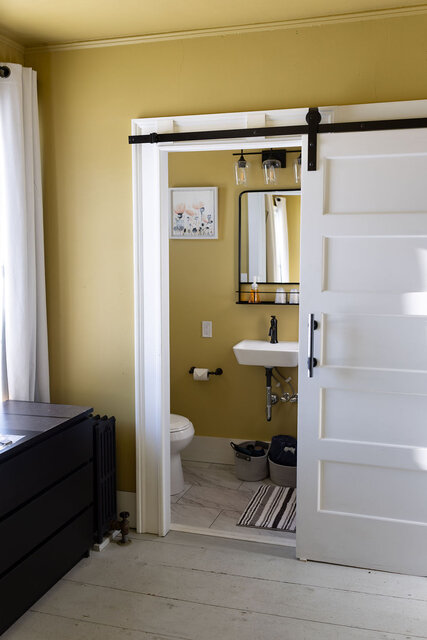 Image 2 for Yellow Room