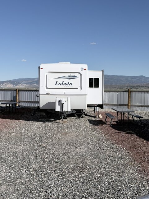 Image 1 for 04) Cozy RV Camper