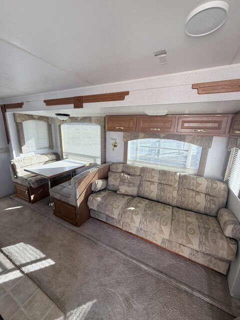 Image 6 for 04) Cozy RV Camper