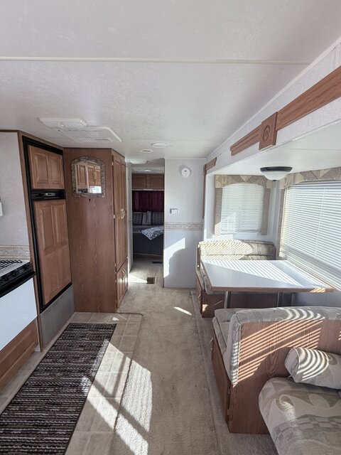 Image 3 for 04) Cozy RV Camper