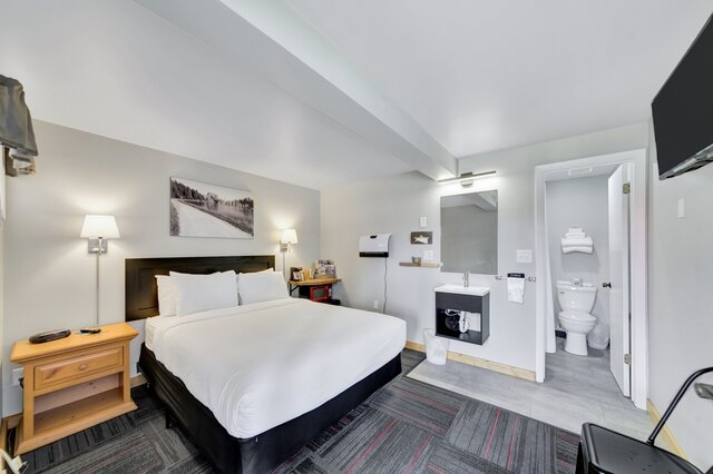 Image 1 for Pine Top Single (1 Queen)