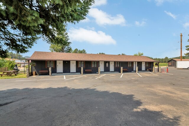 Image 5 for Creekside Single (1 queen)