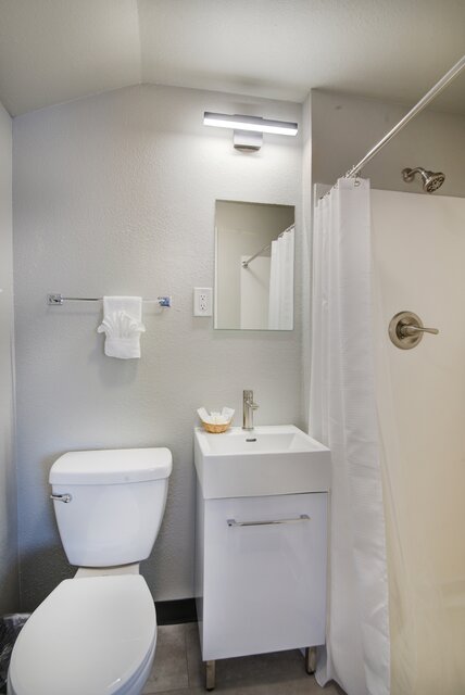 Image 2 for Creekside Double (2 queens)