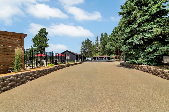 Image 7 for Creekside Double (2 queens)