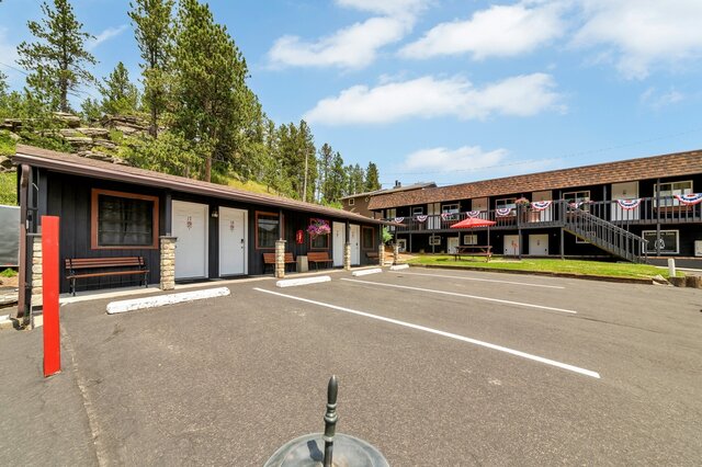 Image 3 for Mountain's Edge (1 queen)