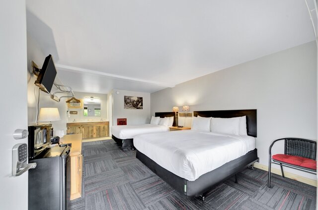 Image 1 for Pine Top Double (2 Queens)