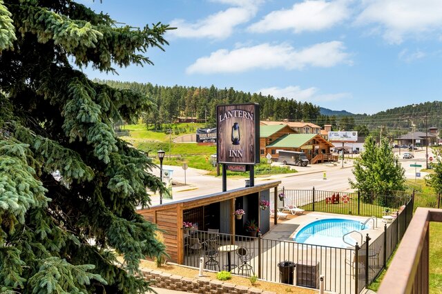 Image 5 for Pine Top King (1 king)