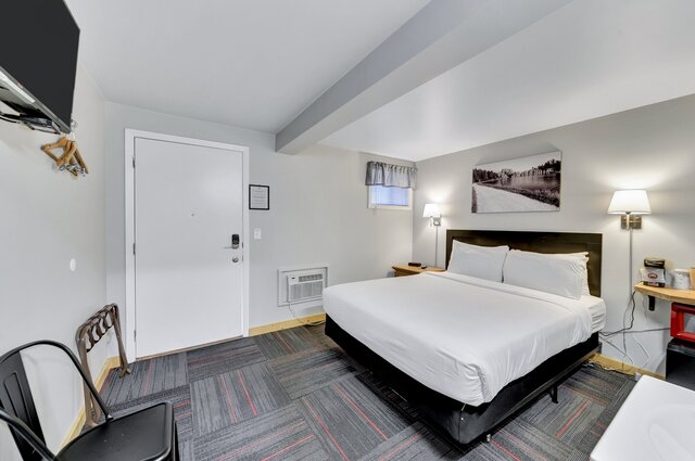 Image 2 for Pine Top Single (1 Queen)