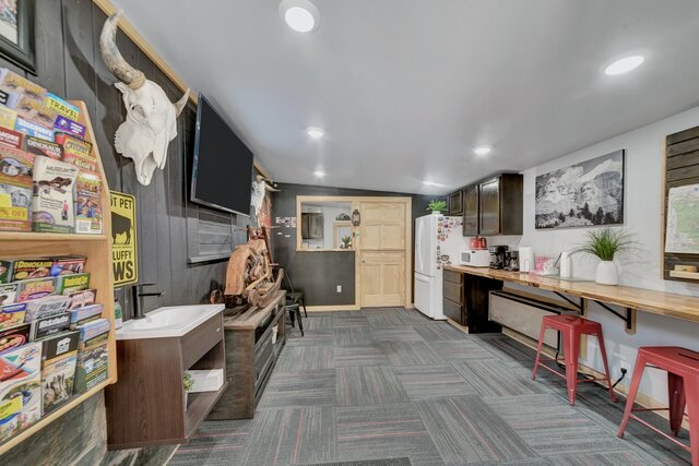 Image 16 for Creekside Single (1 queen)