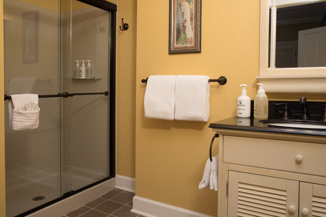 Image 6 for Victoria's Flower Garden Suite