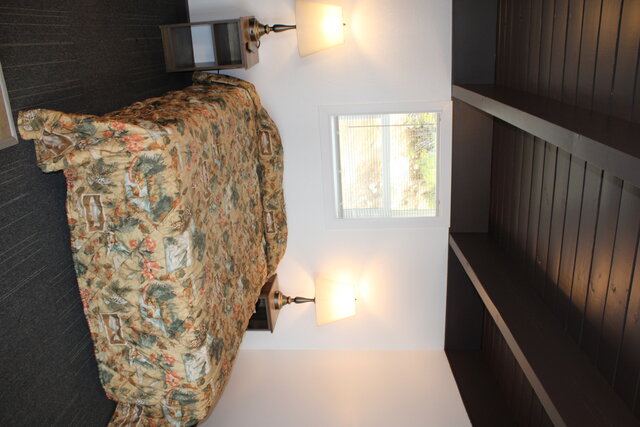 Image 2 for S-09 Studio Queen