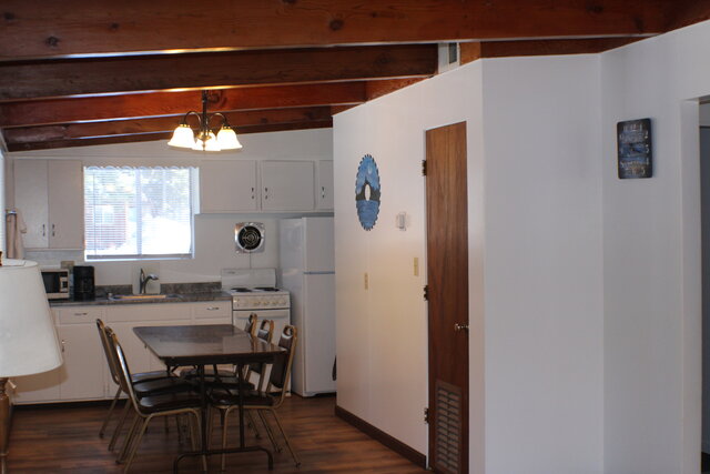 Image 4 for 47 Two Bear Creek Queen/Two Twins