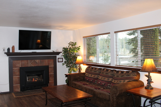 Image 3 for 23 Deluxe Fireside Queen/Double, Two Bedroom