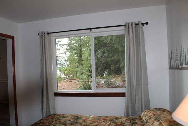 Image 16 for 23 Deluxe Fireside Queen/Double, Two Bedroom