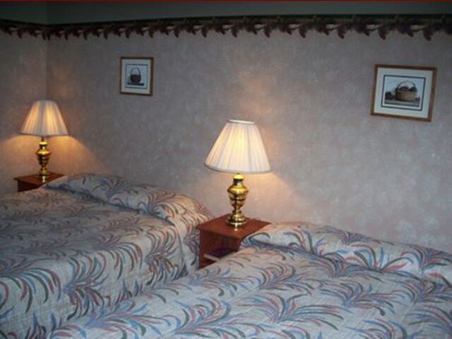 Image 3 for B39 Motel Queen
