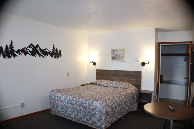 Image 1 for A03 Motel Queen