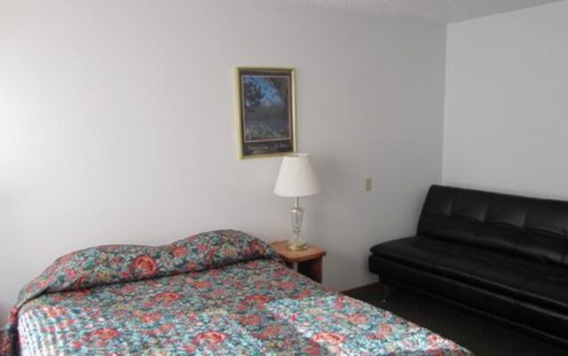 Image 2 for B39 Motel Queen