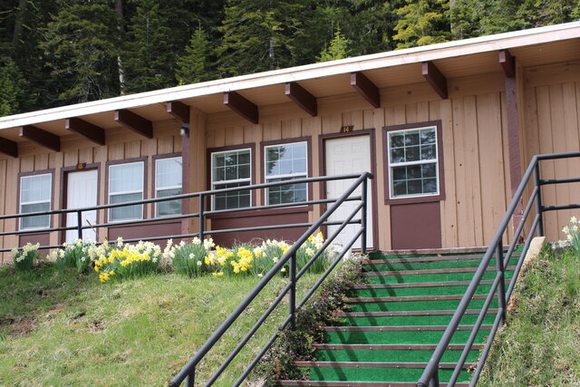 Image 1 for S-09 Studio Queen