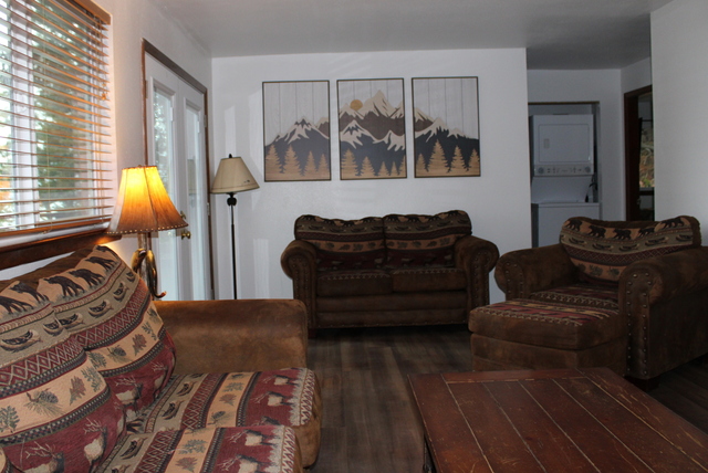 Image 12 for 23 Deluxe Fireside Queen/Double, Two Bedroom