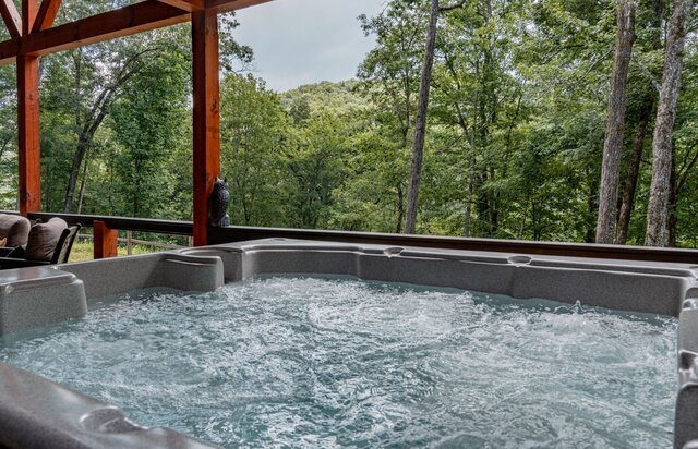 Image 5 for All Decked Out (4BR Sleeps 8)