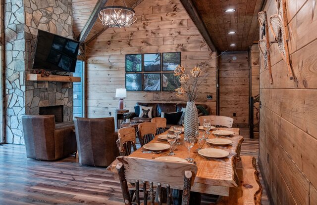 Image 7 for All Decked Out (4BR Sleeps 8)