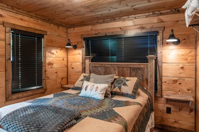 Image 14 for All Decked Out (4BR Sleeps 8)