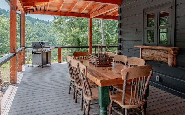 Image 4 for All Decked Out (4BR Sleeps 8)