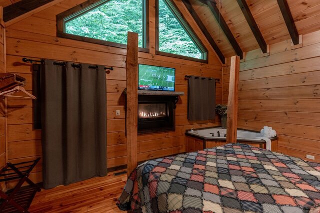 Image 9 for Between the Falls (1 BR Sleeps 2)