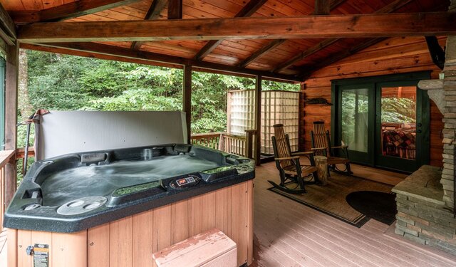 Image 3 for Between the Falls (1 BR Sleeps 2)