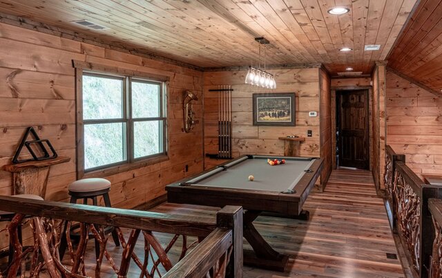 Image 16 for All Decked Out (4BR Sleeps 8)