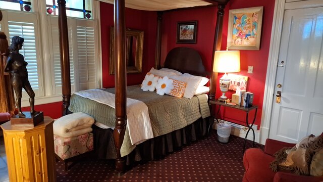 Image 1 for Burgundy Room - Deluxe Spa Double Queen