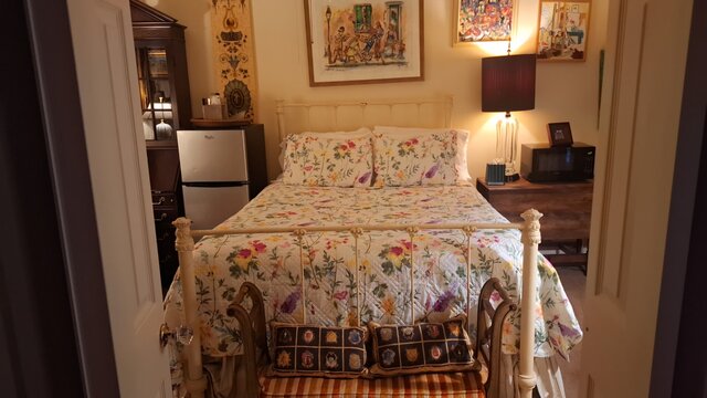 Image 1 for Rebecca Room - Standard Double Queen