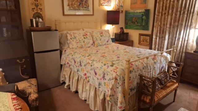 Image 2 for Rebecca Room - Standard Double Queen