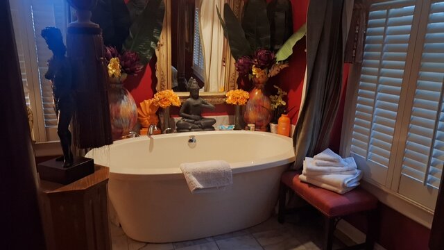Image 4 for Burgundy Room - Deluxe Spa Double Queen