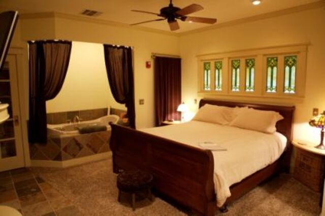 Image 2 for Pool House Suite 2