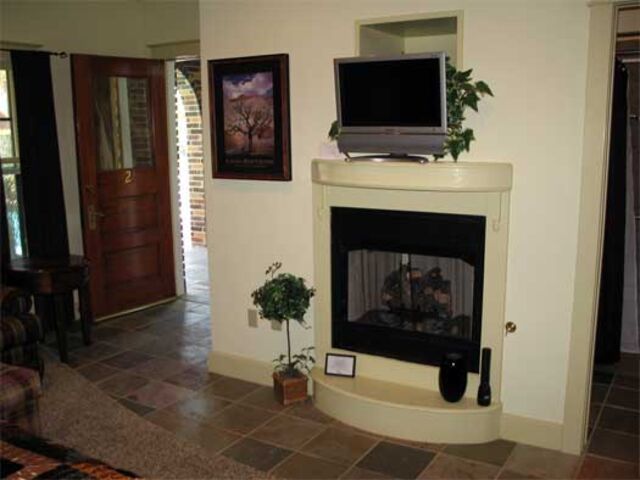 Image 3 for Pool House Suite 2