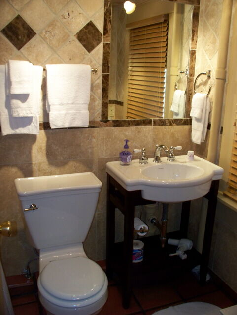 Image 2 for Carriage House Suite