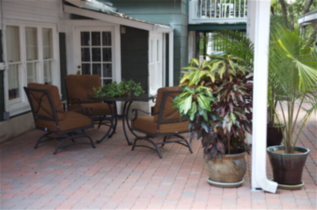 Image 3 for Carriage House Suite