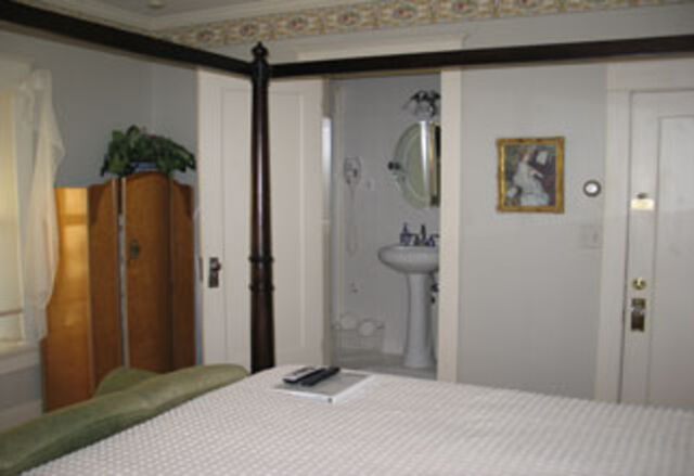 Image 1 for The Blue Room