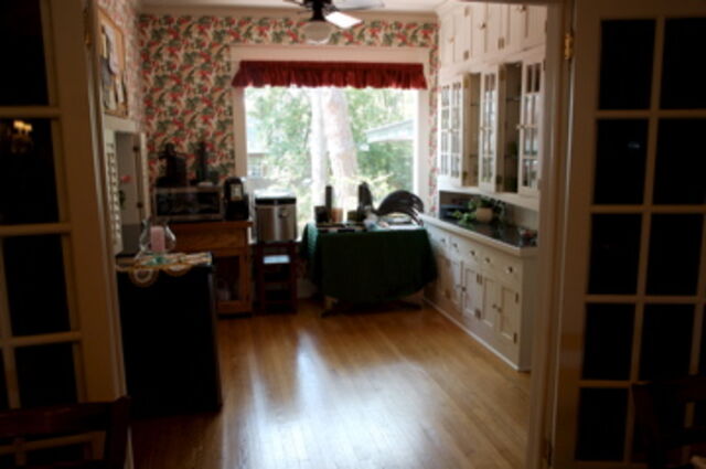 Image 4 for The Blue Room