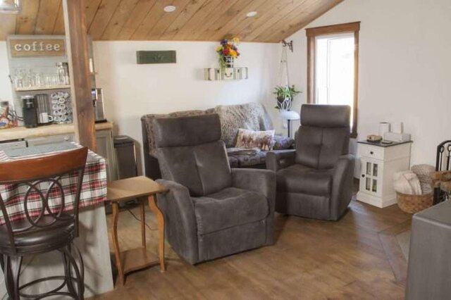 Image 7 pour 06) Sheriff Cottage