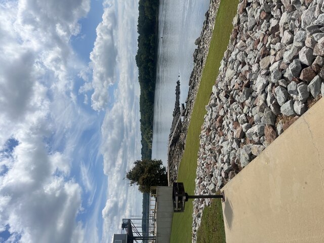 Image 2 for Riverfront Site #35 (Back-in)