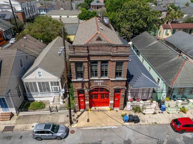 Image 3 for Engine 24 Firehouse B & B Main Floor Room 1