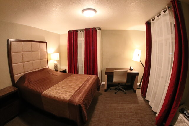 Image 1 for Queen Room