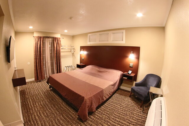 Image 1 for King Room