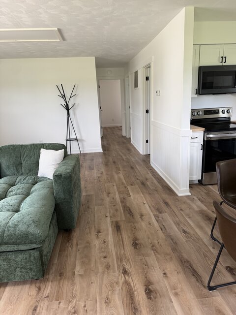Image 5 for Farmhouse Suite