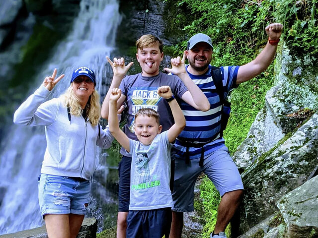 Image 1 for Spring Breakaway For Four - Longhouse $1940