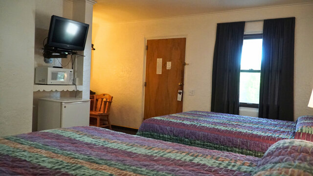 Image 3 for Two Queen Beds with Shower