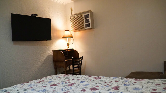 Image 4 for Two Queen Beds with Bathtub/Shower