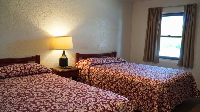 Image 2 for Two Queen Beds with Shower